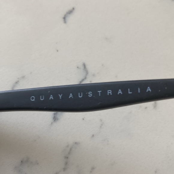 QUAY AUSTRALIA SUNGLASSES. - Picture 4 of 8